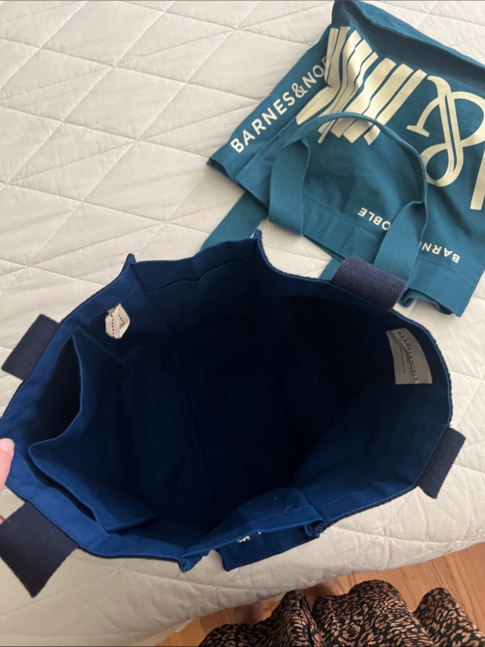 PAIR of Barnes & Noble A BAG of BOOKS Tote Bags - teal and deep royal blue - Picture 16 of 16